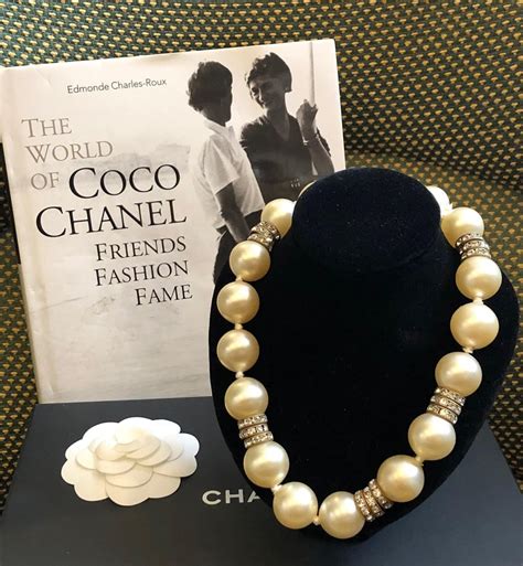 chanel pearl set